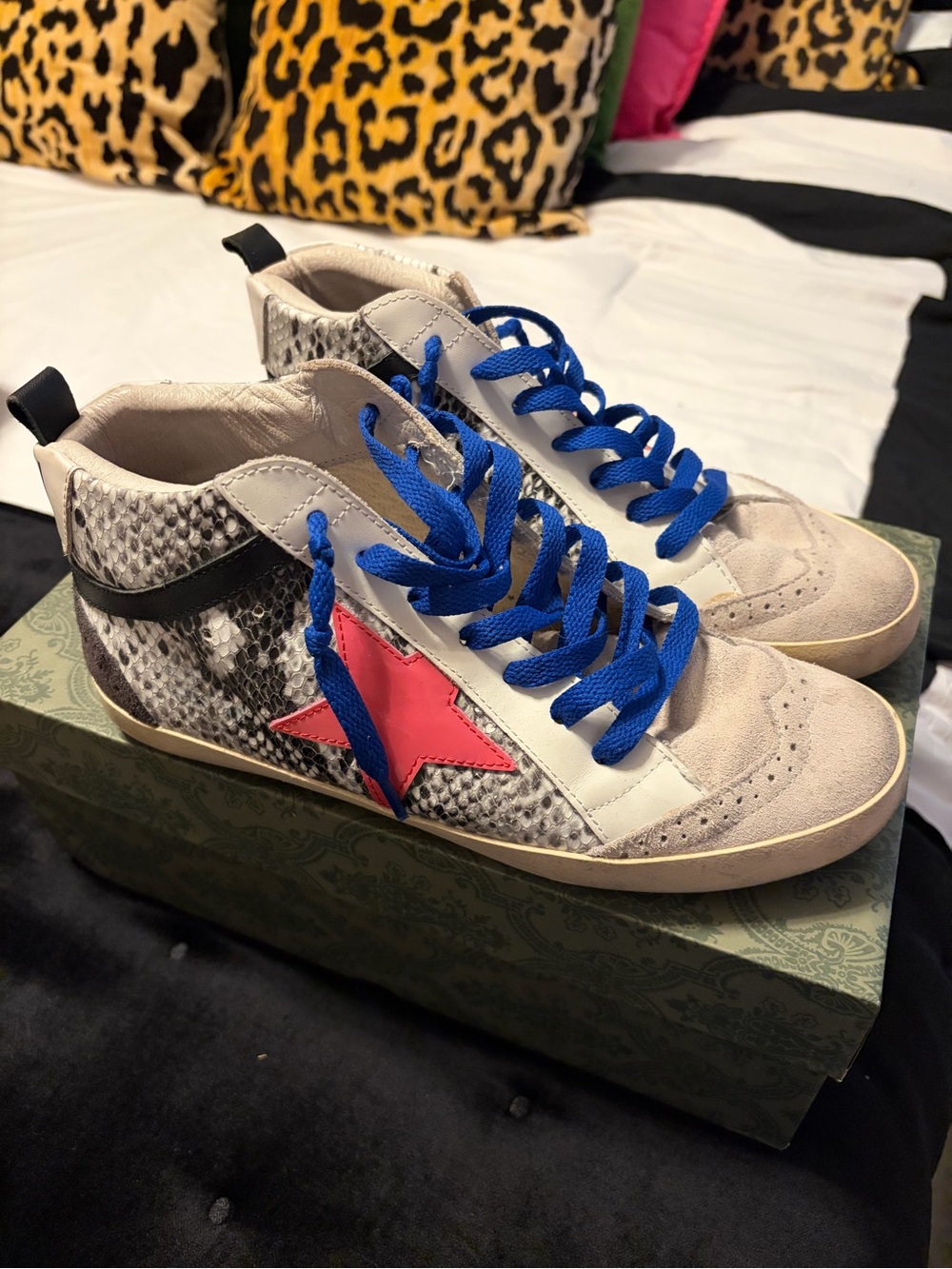Designer Look Mid Star Top Sneakers with Pink Star and Blue Laces 38
